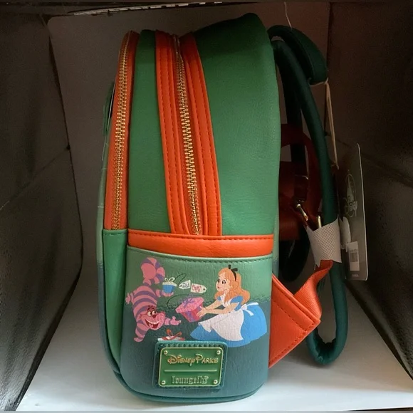 Disney: Loungefly Classic Christmas glow in the dark mini backpack green &orange - Picture 3 of 9